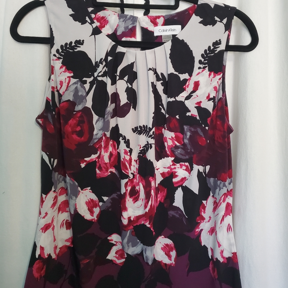Sleeveless Pleated Neck Blouse